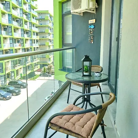 Smarald Alezzi N Pools Apartament *