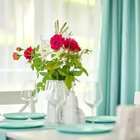 Apartament Smarald Alezzi N Pools *