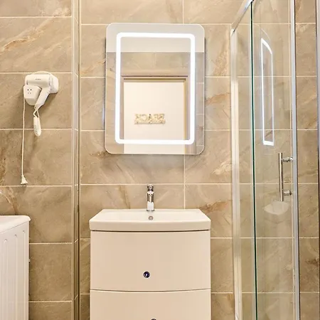 Apartament Smarald Alezzi N Pools *